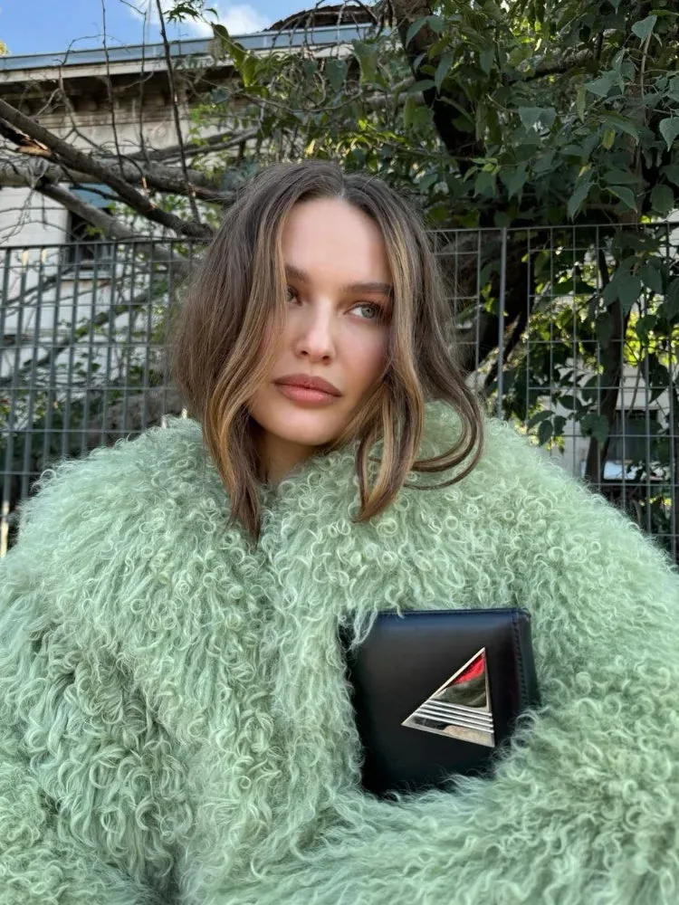 Fashionkova Chic Green Oversized Plush Women's Fur Coat Elegant Soft Warm Long Sleeves Loose Jackets Winter New Ladies Chic 2024 Streetwear