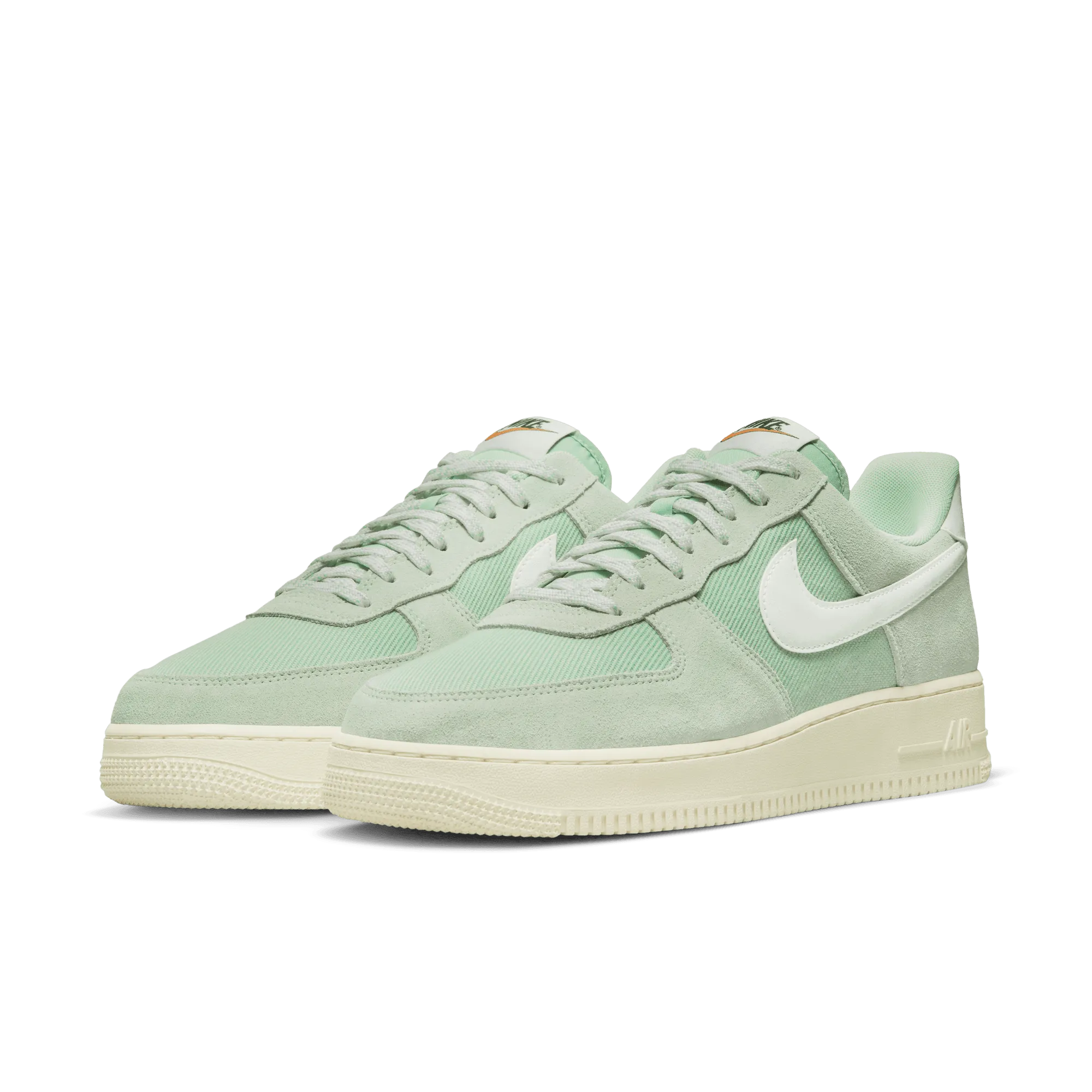 Nike Air Force 1 '07 LV8