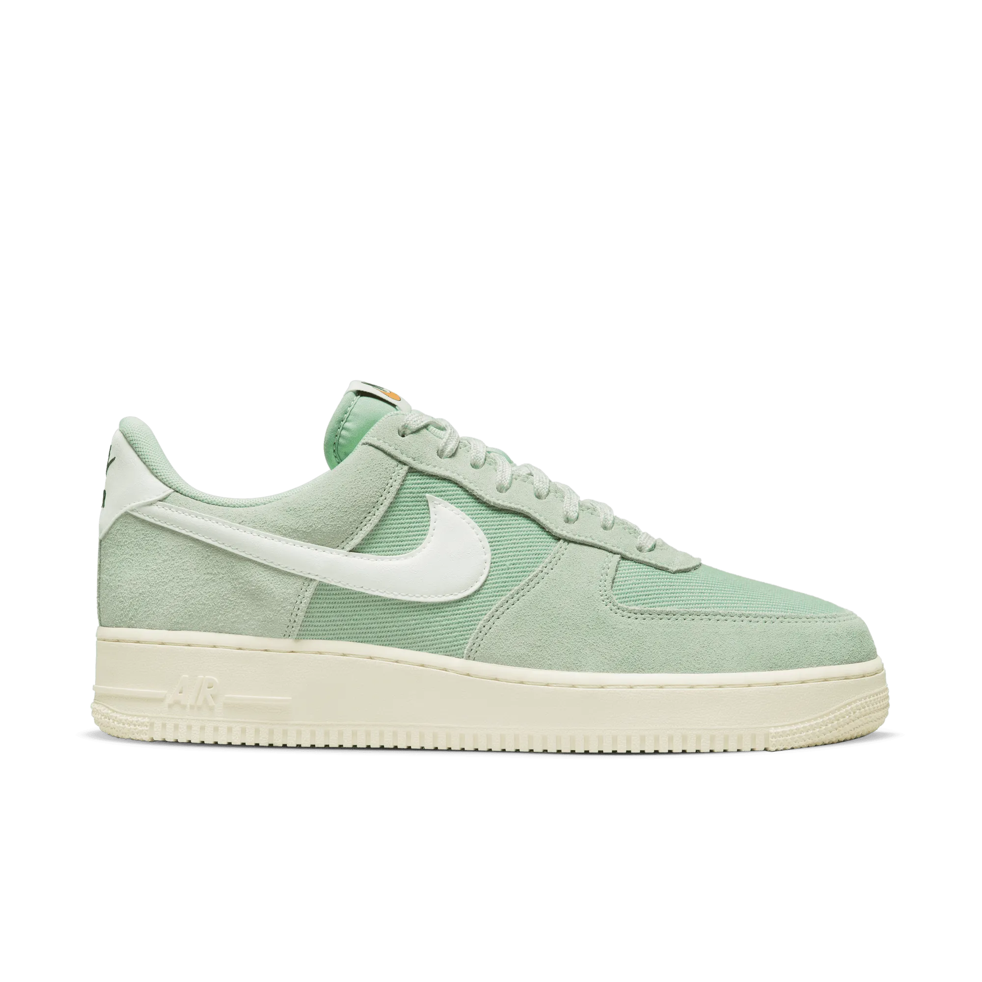 Nike Air Force 1 '07 LV8